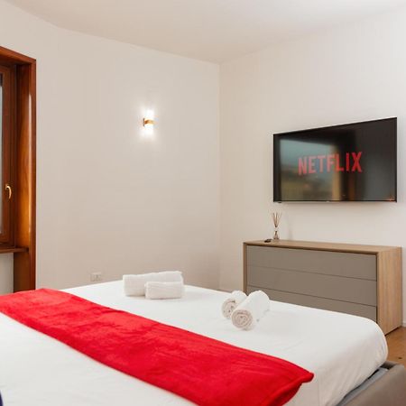 Free Parking - 5 Star - Sauna Luxury Apartment Милан Экстерьер фото