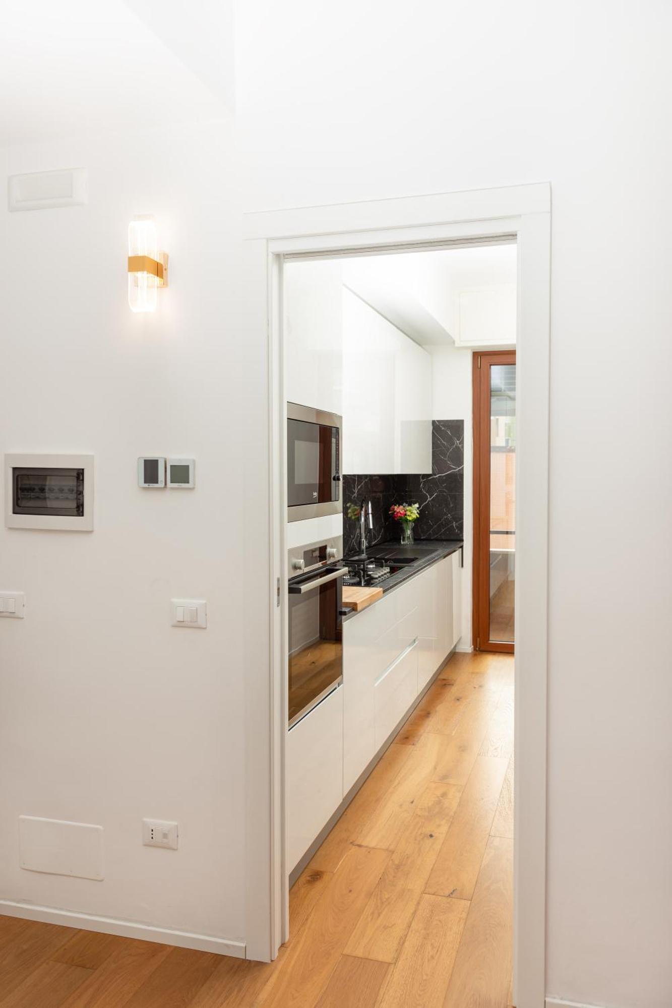 Free Parking - 5 Star - Sauna Luxury Apartment Милан Экстерьер фото