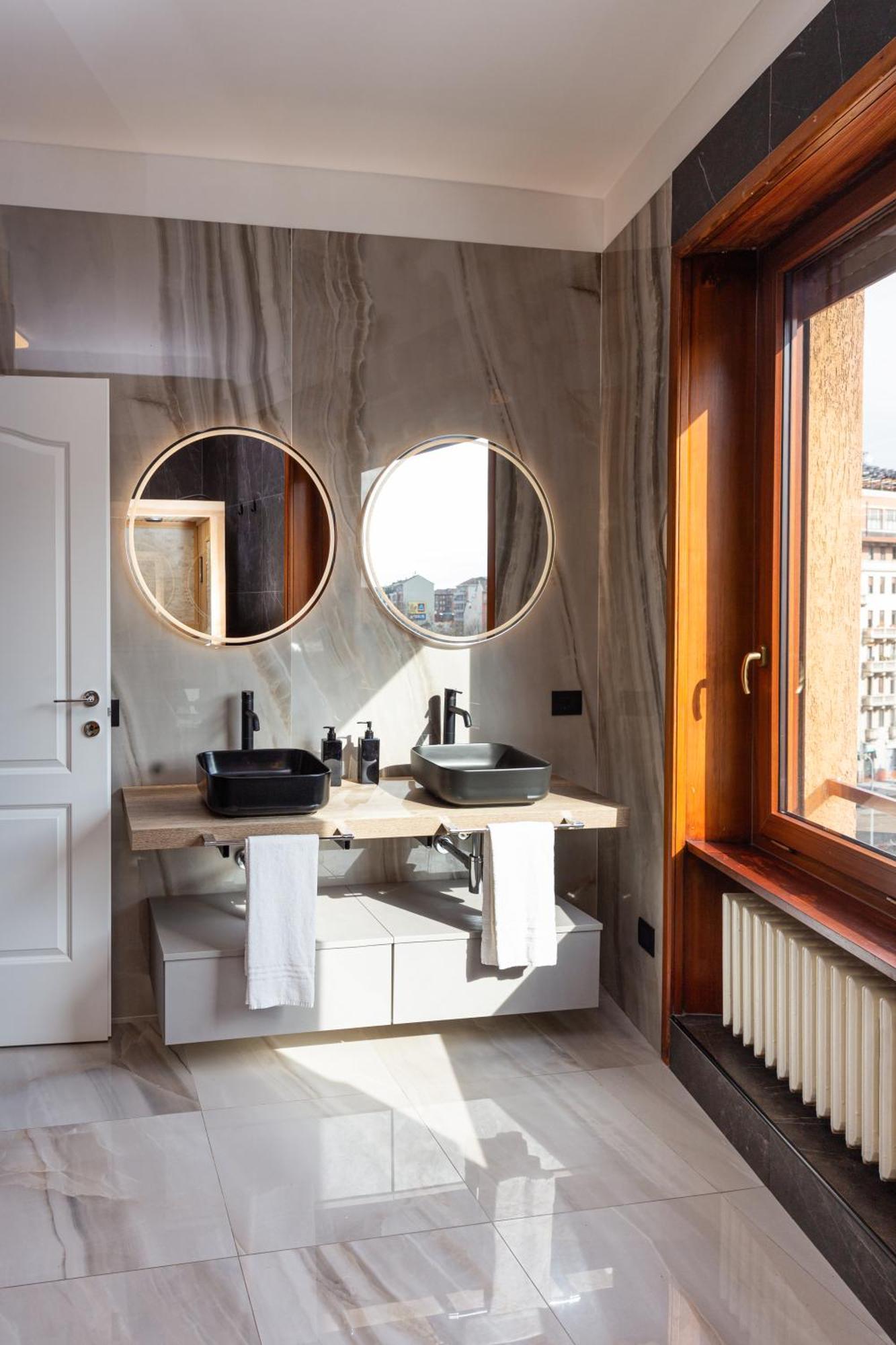 Free Parking - 5 Star - Sauna Luxury Apartment Милан Экстерьер фото